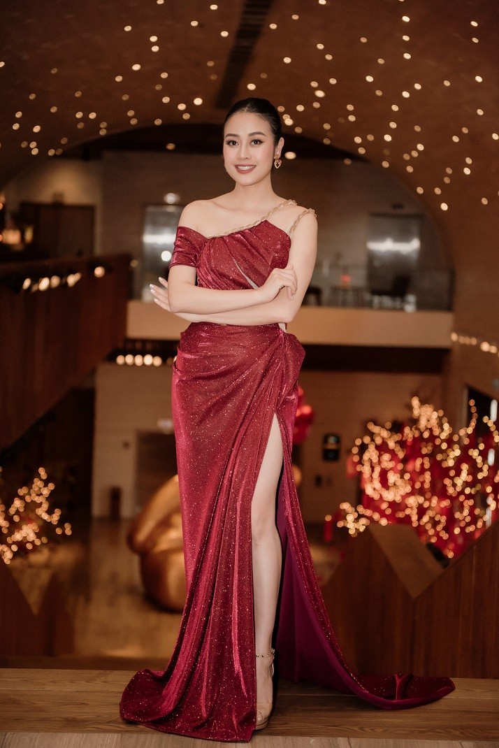 MC Phí Linh MC Phí Linh