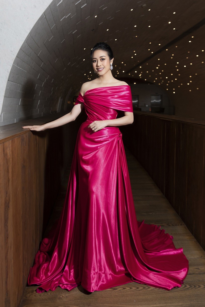 MC Phí Linh MC Phí Linh