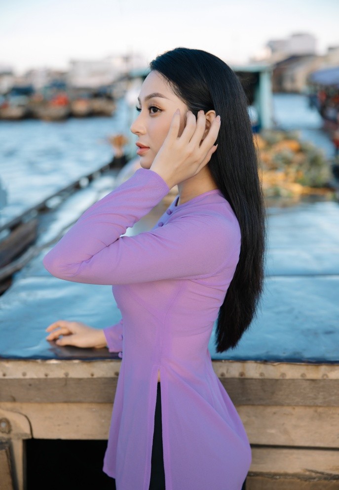 The Miss Globe 2022: Lâm Thu Hồng diện áo bà ba, giới thiệu chợ nổi Cái Răng The Miss Globe 2022: Lâm Thu Hồng diện áo bà ba, giới thiệu chợ nổi Cái Răng