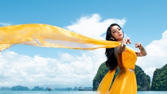 Lâm Thu Hồng giới thiệu Vịnh Hạ Long đến The Miss Globe 2022