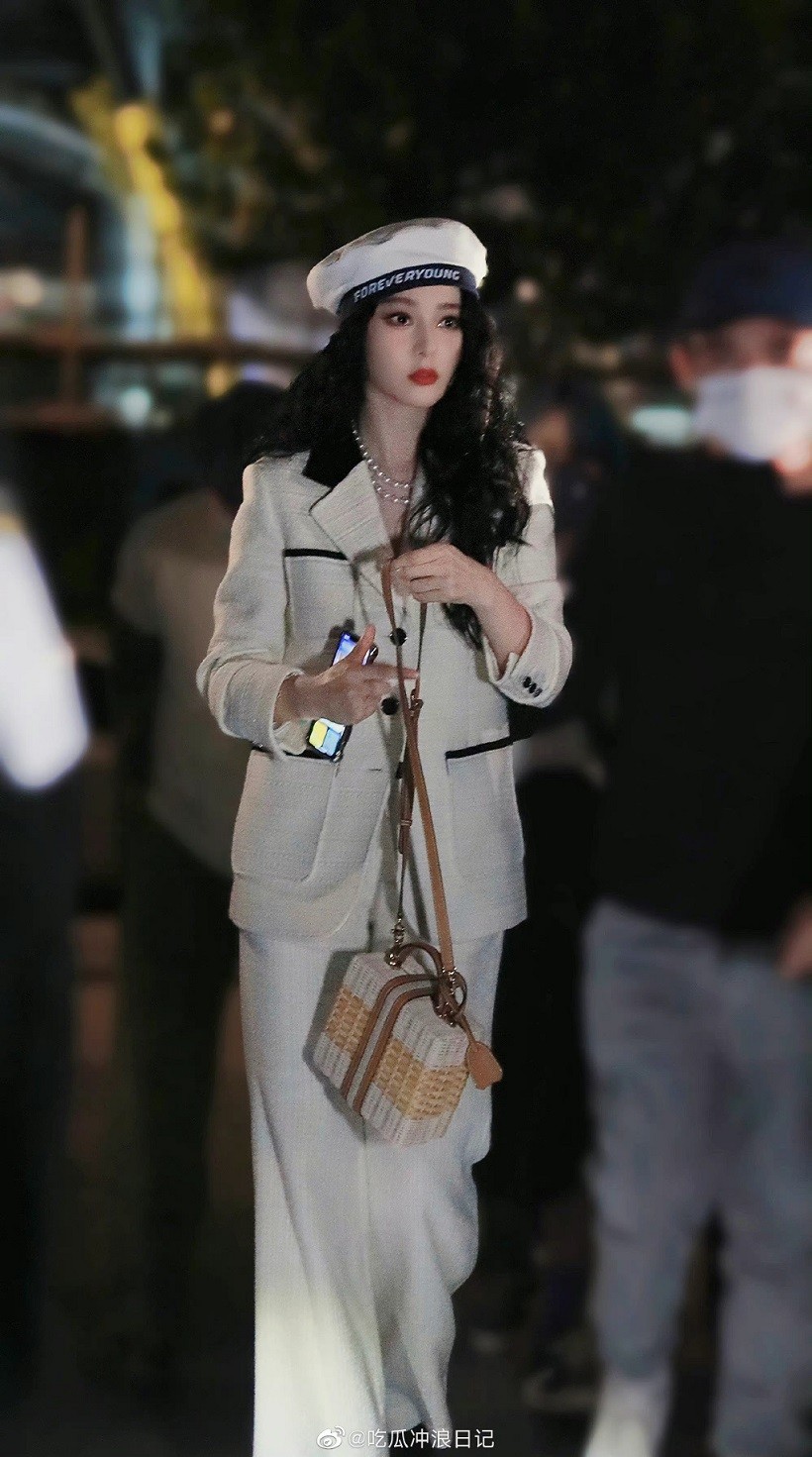 Phạm Băng Băng đẹp buồn dự Tuần lễ thời trang Thượng Hải