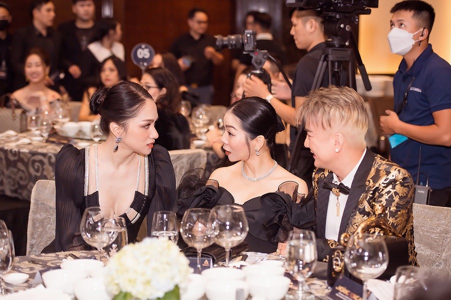 Hồ Ngọc Hà, Lệ Quyên