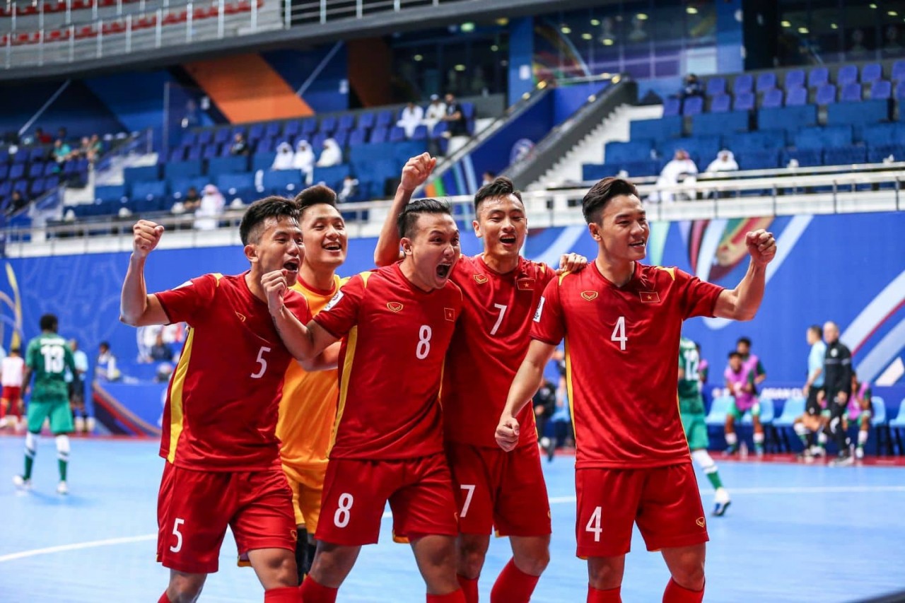 Thắng Saudi Arabia, đội tuyển futsal Việt Nam rộng cửa vào tứ kết VCK futsal châu Á 2022 Thắng Saudi Arabia, đội tuyển futsal Việt Nam rộng cửa vào tứ kết VCK futsal châu Á 2022