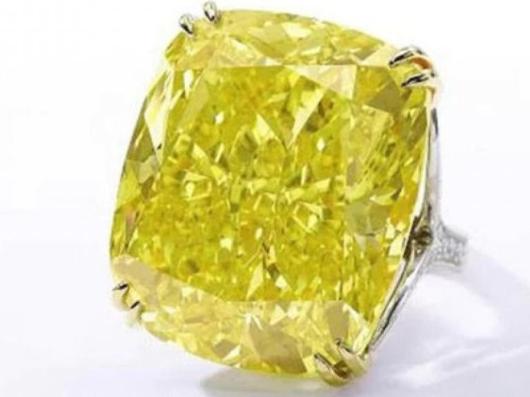 Những viên kim cương và đá quý đắt nhất thế giới