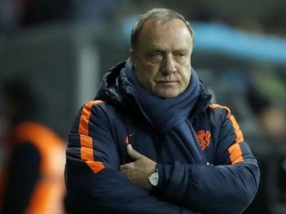 Arjen Robben chia tay đội tuyển, "Cơn lốc màu da cam" nay đã tan