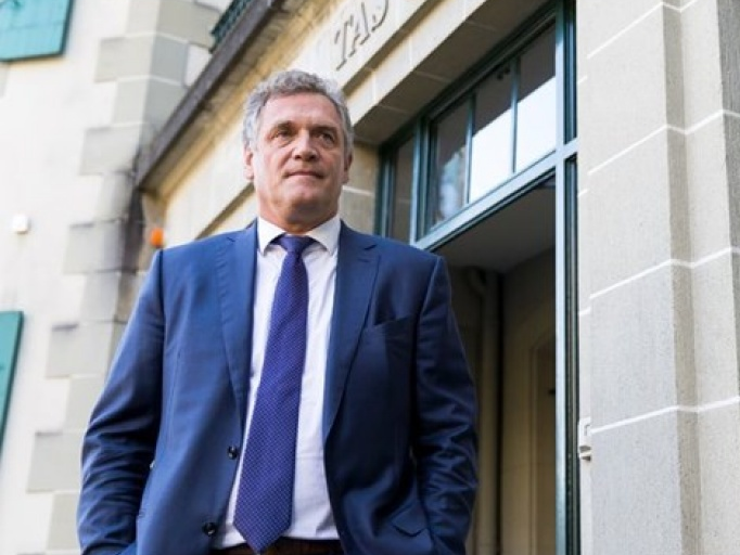 Thụy Sỹ mở cuộc điều tra tham nhũng 2 quan chức bóng đá nổi tiếng