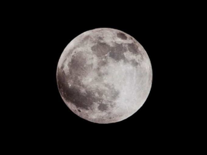 Phát hiện hang động lớn có thể làm nơi trú ẩn trên Mặt Trăng