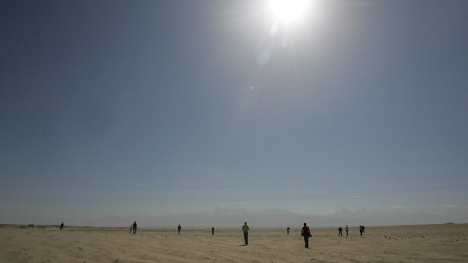 trung quoc muon xay ham 1000km dan nuoc tu tay tang ve tan cuong