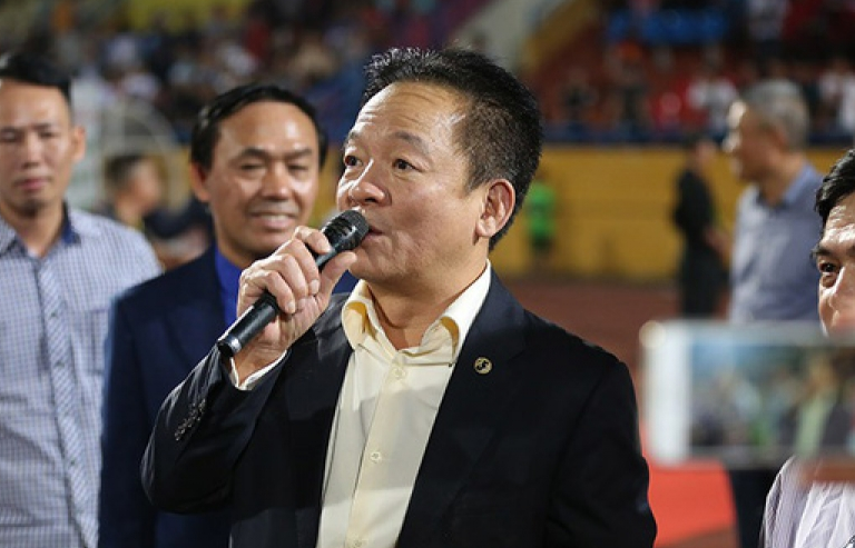 Bầu Hiển: “Thật hạnh phúc khi sân Hàng Đẫy đông khán giả”