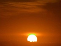 bong ma hinh nguoi xuat hien tren dinh nui