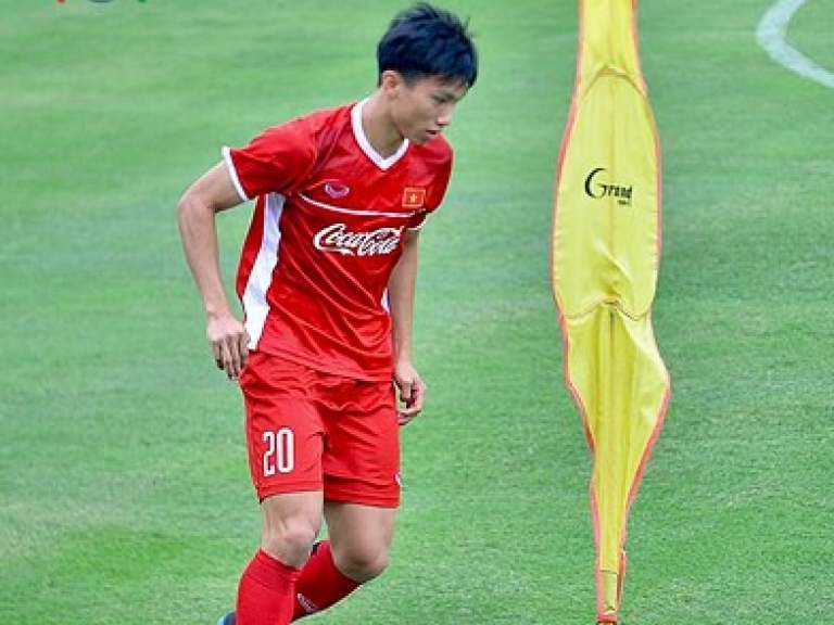 HLV Hoàng Anh Tuấn “dành chỗ” cho Đoàn Văn Hậu ở U19 Việt Nam