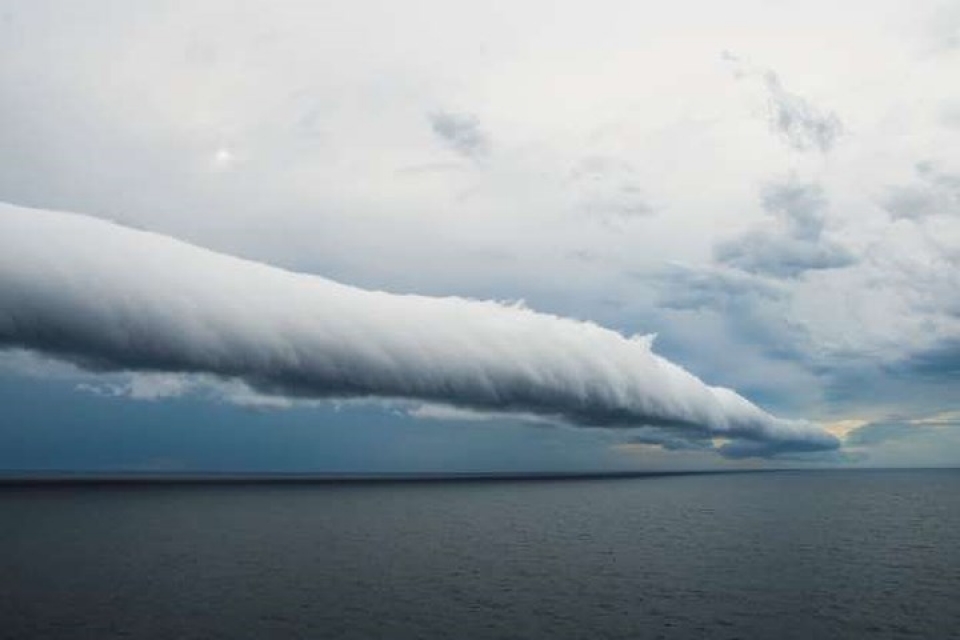 ve dep ky la cua nhung dam may