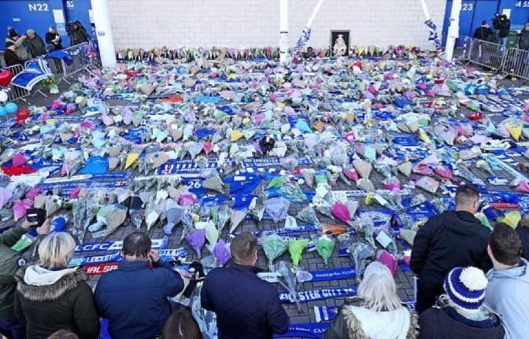 Chủ tịch Leicester City qua đời vì tai nạn máy bay