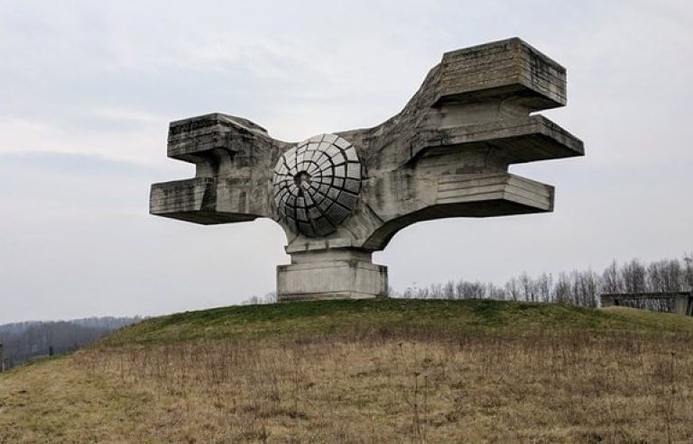 Kỳ vĩ những tượng đài Chiến tranh ở Nam Tư cũ