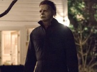 khoanh khac mat troi san sang di du hoi hoa trang halloween