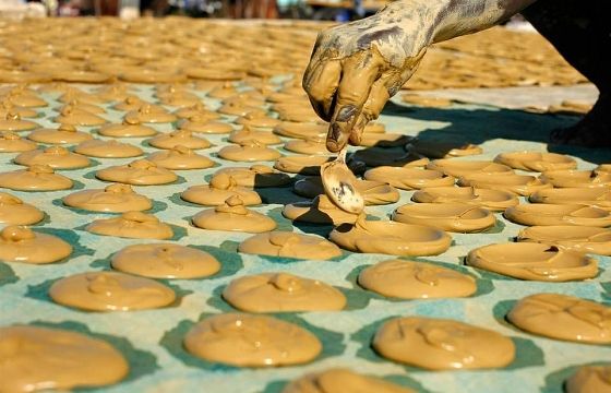 Câu chuyện buồn về những chiếc bánh bùn ở Haiti