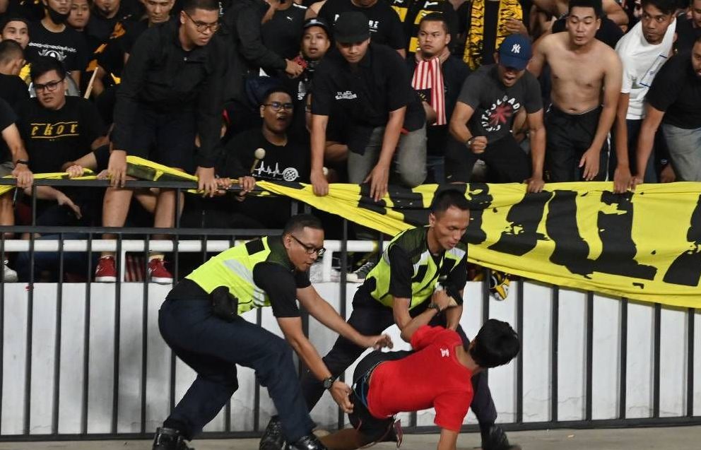 Malaysia mang theo lực lượng an ninh sang Việt Nam để bảo vệ cổ động viên