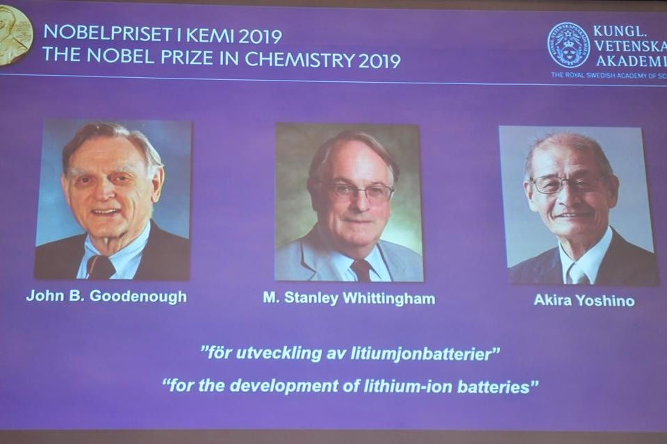 Giải Nobel Hóa học 2019 mở đường cho nguồn năng lượng thay thế trong tương lai