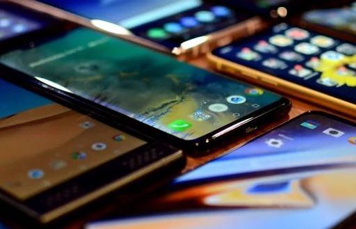 Smartphone cao cấp nào bị mất giá nhiều nhất sau một thời gian sử dụng?