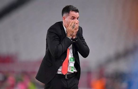 Chưa bị sa thải, HLV McMenemy đã trầm cảm sau trận thua tuyển Việt Nam