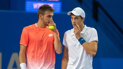 Tay vợt gốc Việt Antoine Hoang tiếp tục tiến sâu ở Roland Garros 2020