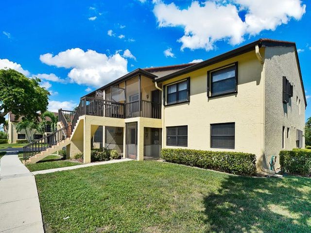 Người đàn ông xây nhà từ lon bia nguoi dan ong xay nha tu lon bia