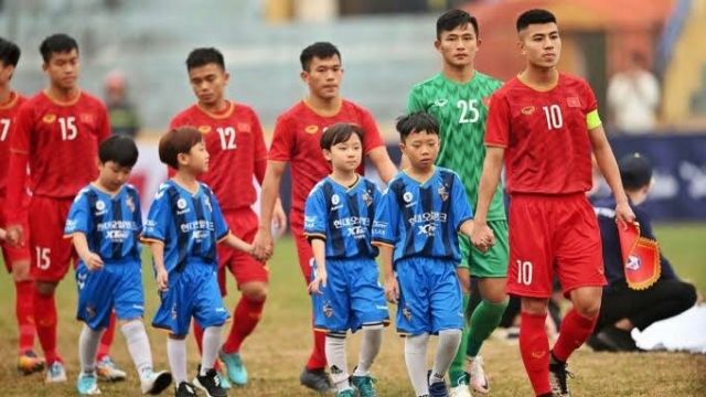 bao thai quan tam den su kien u22 viet nam sang phap du toulon cup