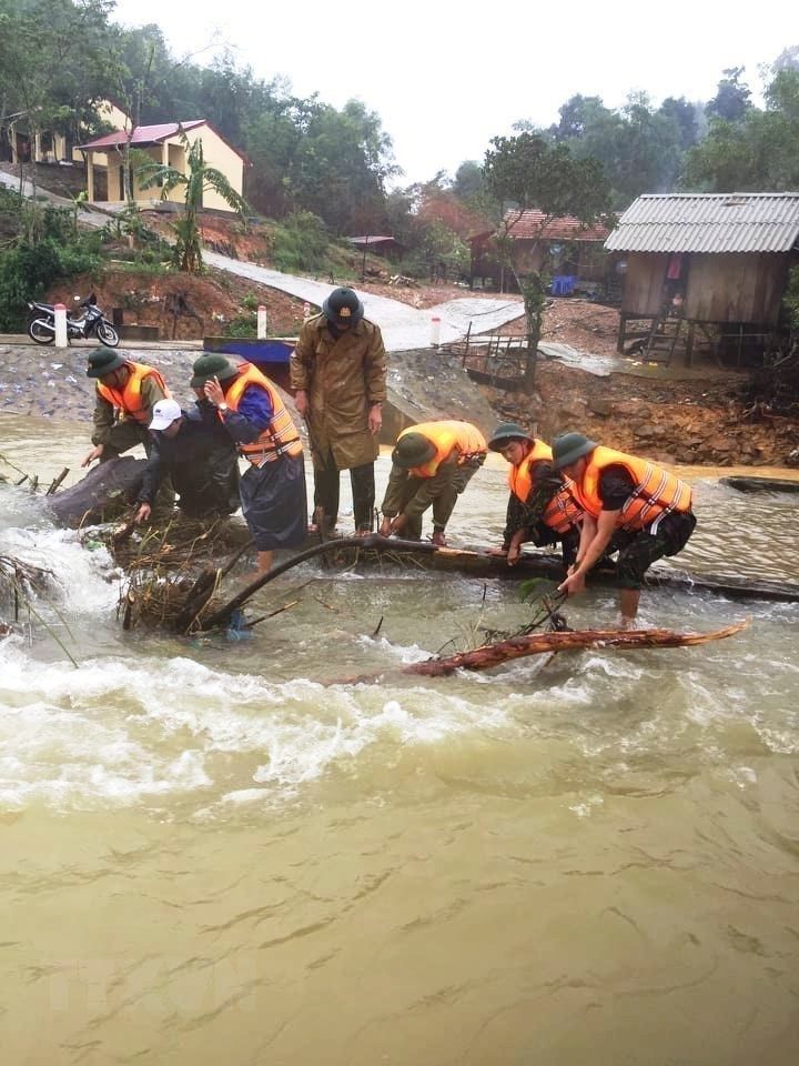 it nhat 84 nguoi chet do mua lu lich su o mien trung