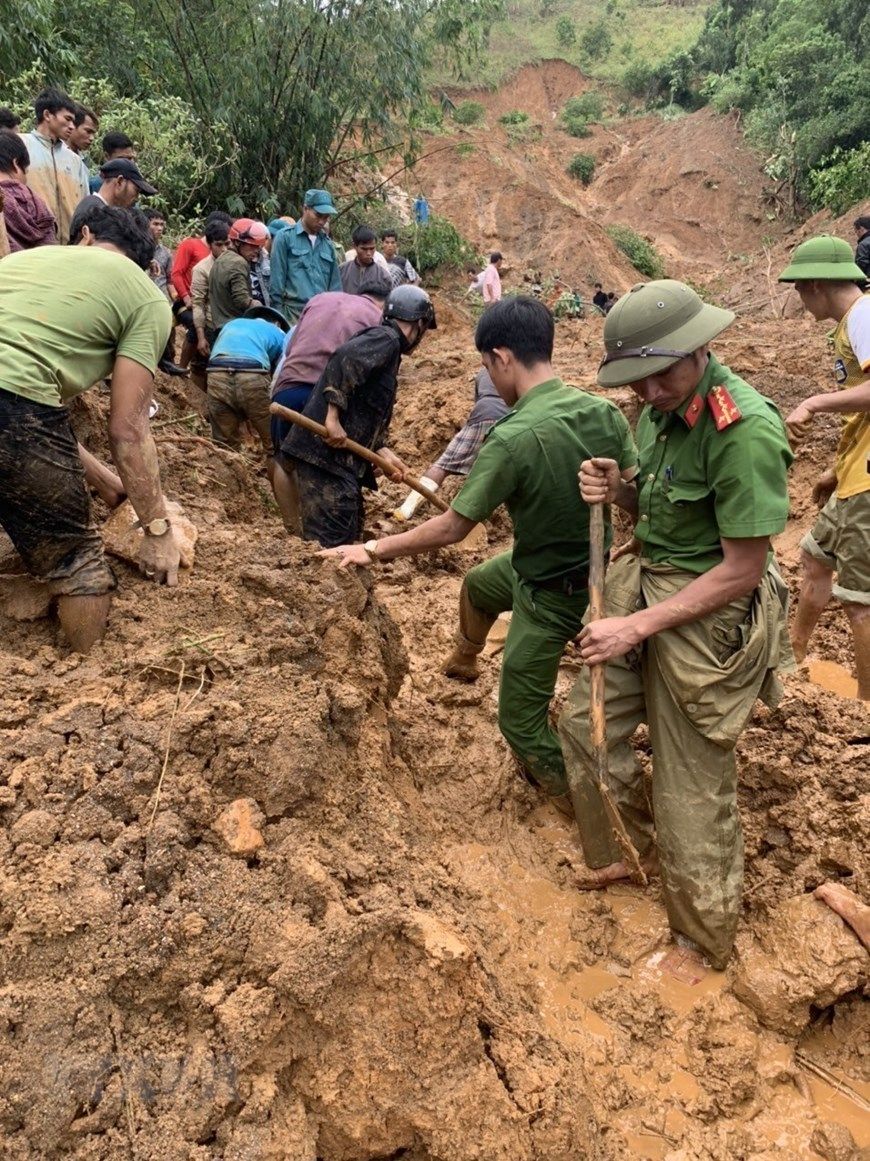 it nhat 84 nguoi chet do mua lu lich su o mien trung