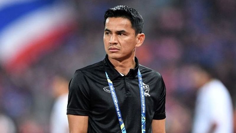 Rộ tin HLV Kiatisuk sắp làm thầy mới của Văn Lâm