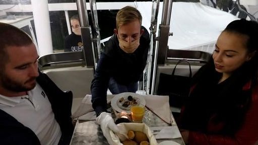 Hungary: Trải nghiệm độ cao cùng nhà hàng trong đại dịch Covid-19