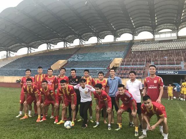 bao trung quoc khong can hoc dau xa hay hoc hoi bong da viet nam