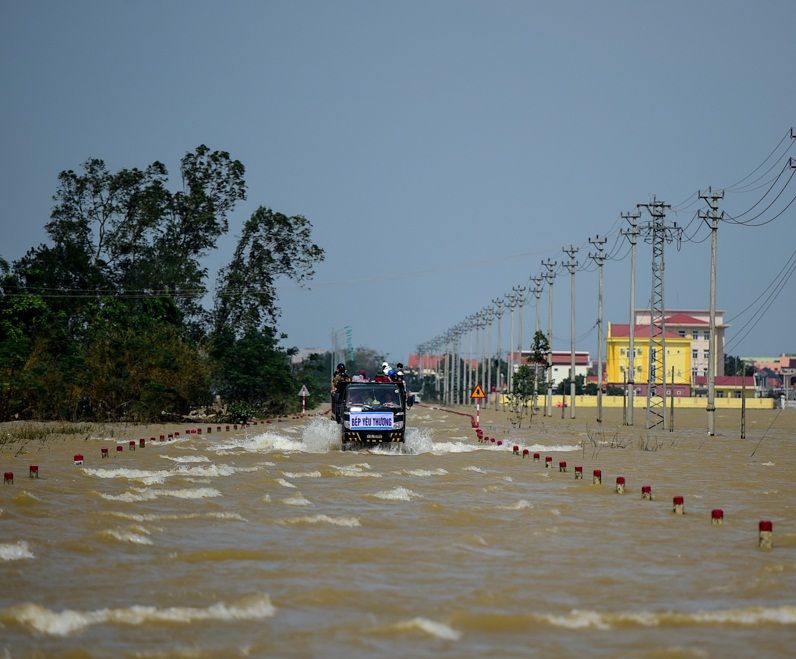 du bao thoi tiet 3 ngay toi 23 2510 bac bo dem mua rai rac ngay nang trung bo mua rat to bao so 8 ngay tren vung bien phia bac quan dao hoang s