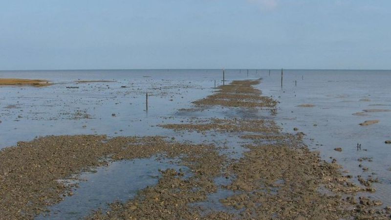 'Ớn lạnh' khi đi bộ trên con đường nguy hiểm nhất nước Anh