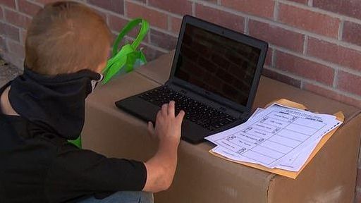 Câu chuyện xúc động của cậu bé khi không có Internet để học trực tuyến