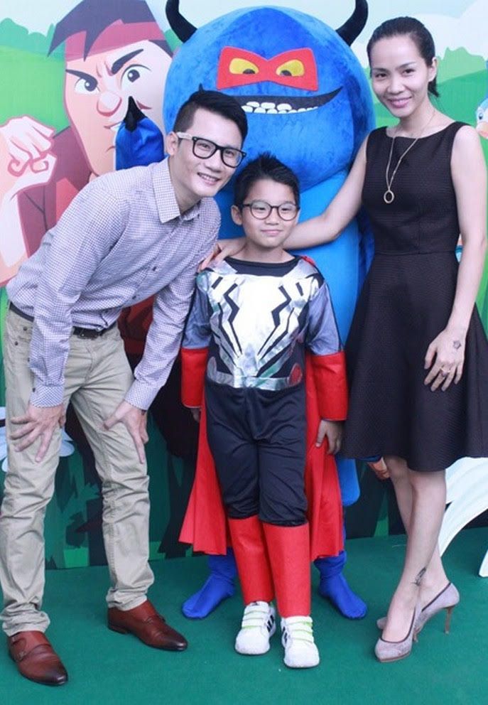 40 tuoi ca sy hoang bach hanh phuc ben gia dinh nho 1 vo 3 con