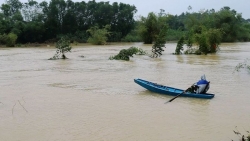 Dự báo thời tiết đêm nay và ngày mai (29-30/10): Bắc Trung Bộ mưa rất to, đề phòng ngập lụt, lũ quét, sạt lở đất; Bắc Bộ đêm mưa rải rác, trời lạnh