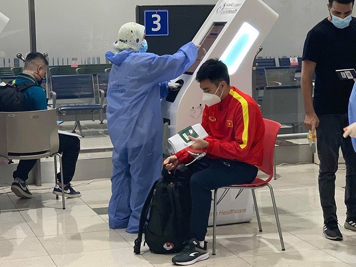 Vòng loại World Cup 2022: Hình ảnh các thành viên đội tuyển Việt Nam khi vừa tới UAE