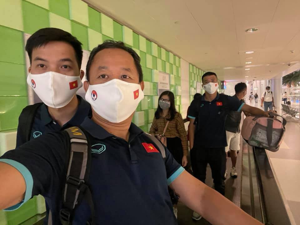 Vòng loại World Cup 2022: Hình ảnh các thành viên đội tuyển Việt Nam khi vừa tới UAE