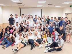 Hương vị tình thân: Phương Oanh, Mạnh Trường xúc động chia tay đoàn làm phim