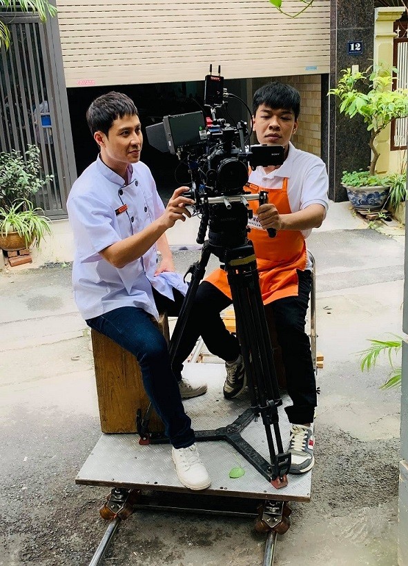 11 tháng 5 ngày: Diễn viên Trung Ruồi làm thơ hài chia tay vai Long Đần 11 tháng 5 ngày: Diễn viên Trung Ruồi làm thơ hài chia tay vai Long Đần