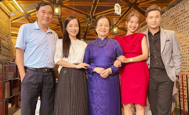 11 tháng 5 ngày đóng máy,