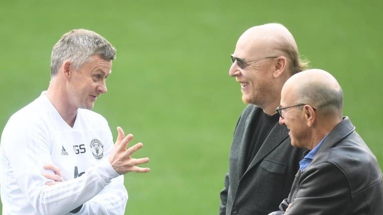 HLV Solskjaer gây bất ngờ khi để Ronaldo dự bị trước Everton, nhà Glazer em xét 'ghế nóng' Man Utd