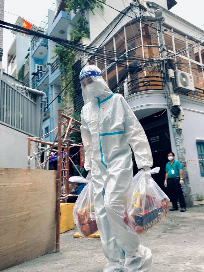 Cận cảnh nhan sắc xinh đẹp của Hoa hậu Đỗ Thị Hà và 3 mỹ nhân Việt thi quốc tế năm 2021