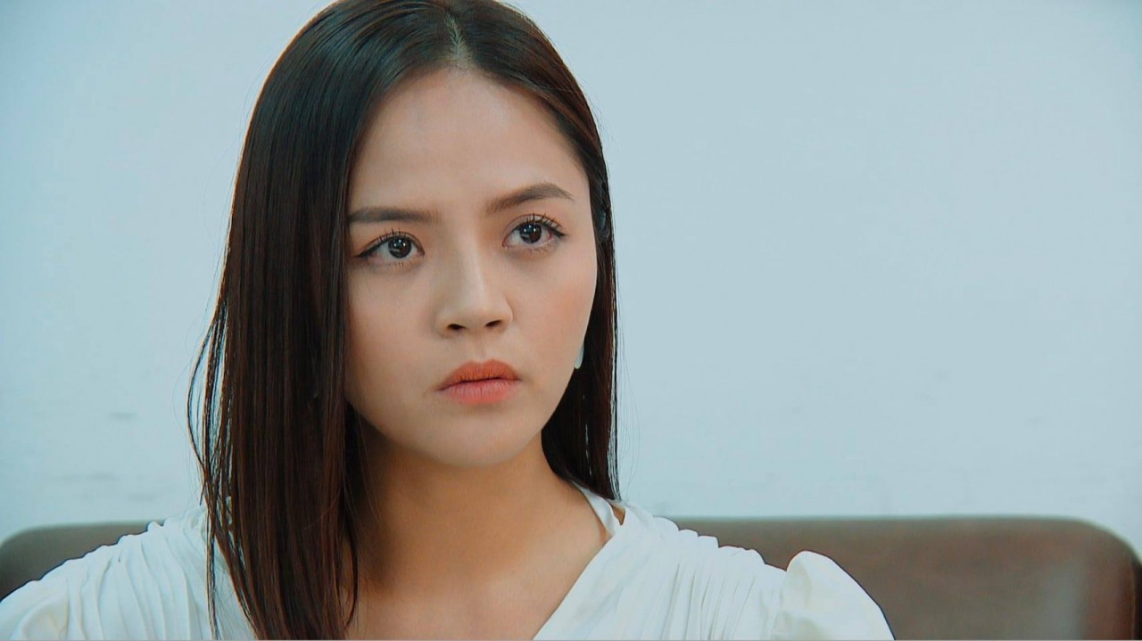 Hương vị tình thân: Thu Quỳnh ghi điểm phong cách thời trang trên phim cũng như trong cuộc sống