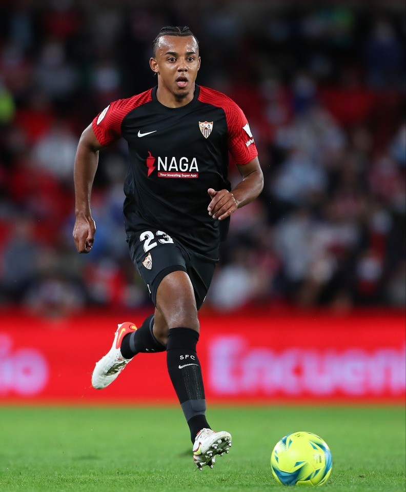 Chuyển nhượng cầu thủ: Chuyển nhượng cầu thủ: