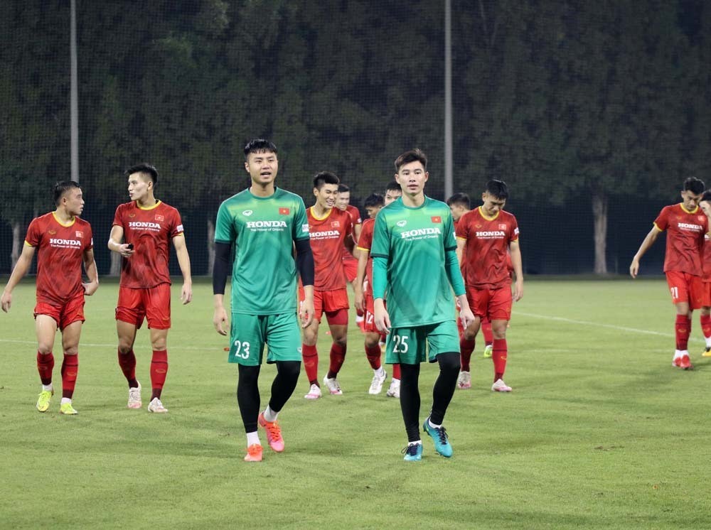 HLV Park Hang Seo căng mắt 'soi giò' U23 Việt Nam HLV Park Hang Seo căng mắt 'soi giò' U23 Việt Nam
