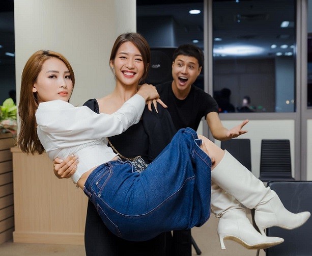 11 tháng 5 ngày: MC VTV Huyền Trang bật mí về vai diễn sắp lên sóng, mong Khả Ngân - Thanh Sơn thành đôi 11 tháng 5 ngày: MC VTV Huyền Trang bật mí về vai diễn sắp lên sóng, mong Khả Ngân - Thanh Sơn thành đôi