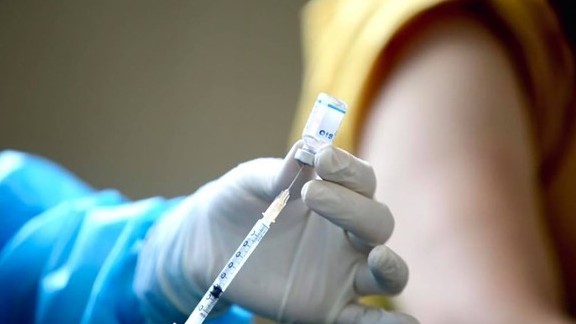 Cả nước đã tiêm trên 64,1 triệu liều vaccine phòng Covid-19; nhiều tỉnh thêm các F0 trở về từ vùng dịch