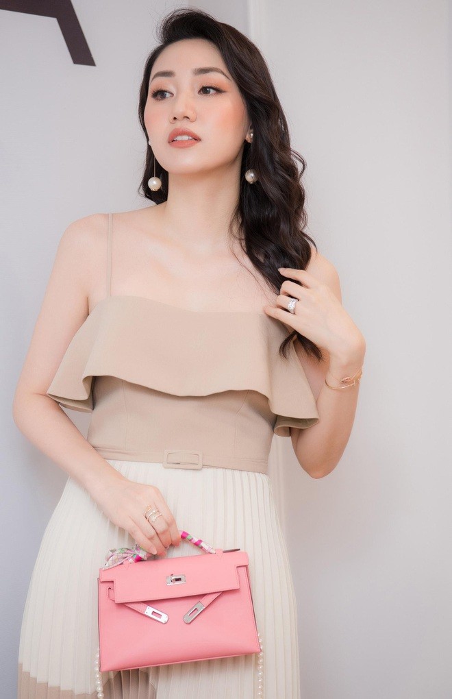 Dàn Hoa hậu Việt Nam... thon gọn, rạng rỡ quyến rũ khi hội tụ sau thời gian dài giãn cách xã hội